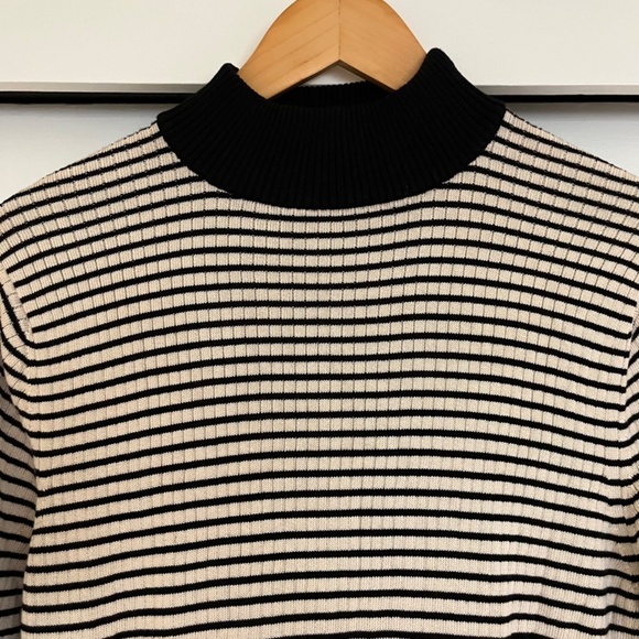 UNE HEURES L/S STRIPED MOCK NECK 'NOIR ET PERLE' - Picture 2 of 3